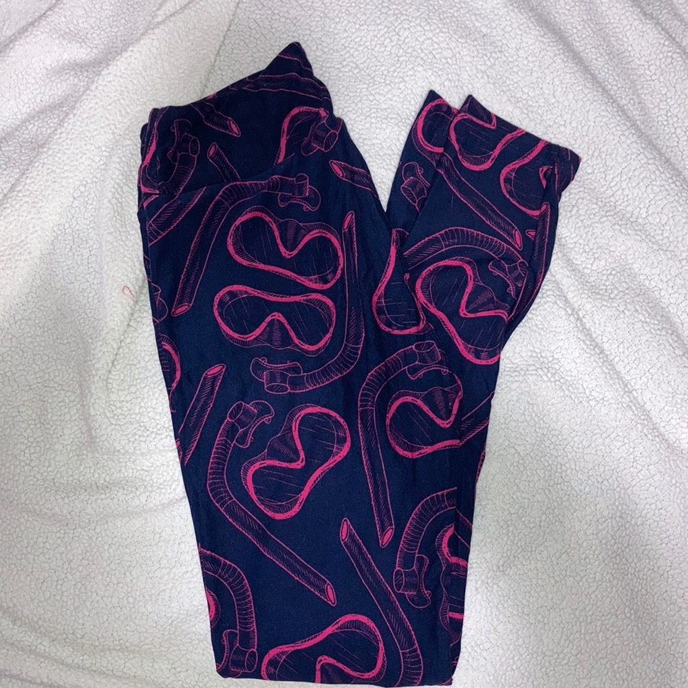 Bundle to save! LulaRoe leggings.